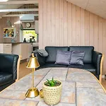 Family With Terrace And Lawn Holiday home