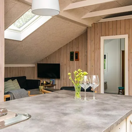 Casa vacanze Family With Terrace And Lawn