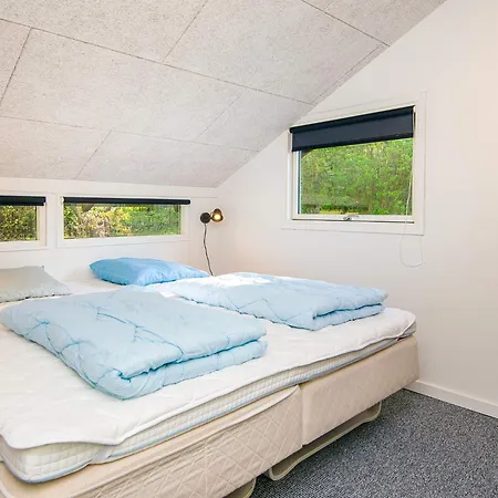 Casa vacanze Family With Terrace And Lawn Toftlund