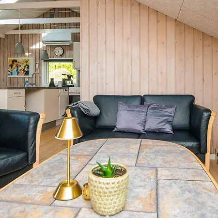 Family With Terrace And Lawn Casa vacanze