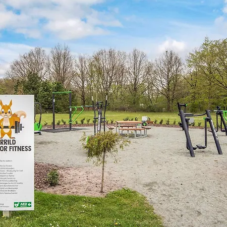 Casa vacanze Family With Terrace And Lawn *